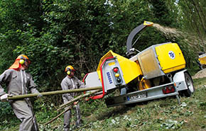 350 M Wood sorozatú ágbaprító, lomb és ágaprító, Ágaprító, Ágaprítók, mobil aprító, ágapírtó, Saelen, Zofield, fa, komposztálás, komposztáló, parkrendezés, parkfentartás